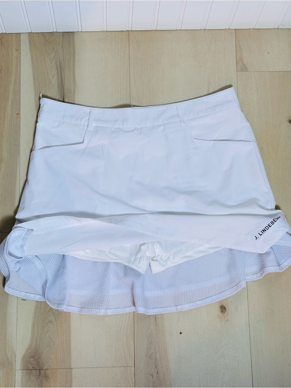 J.Lindeberg White Performance Golf Skort XL - Picture 3 of 14